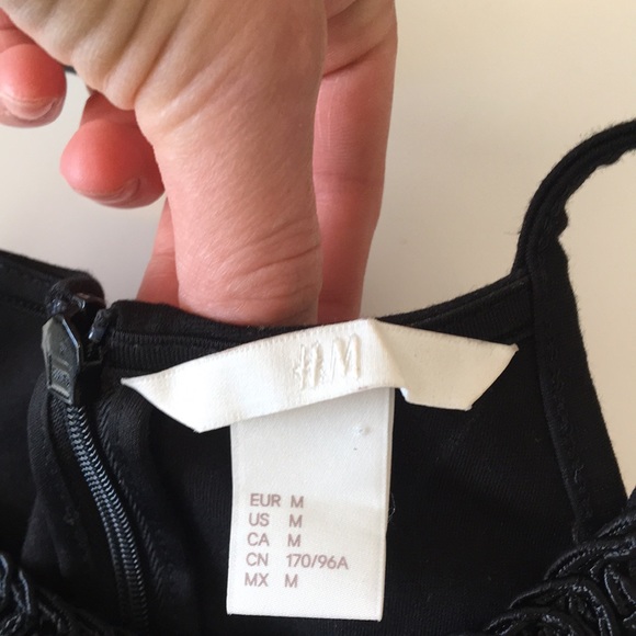 Double layer black top crochet style crop - Picture 3 of 5